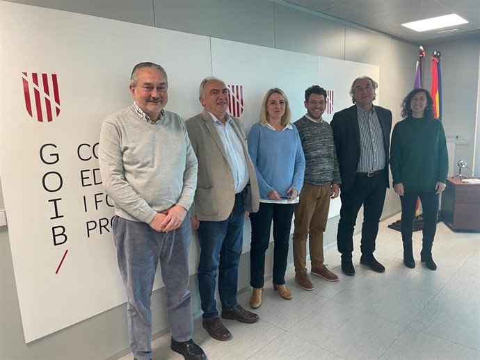 El Consejo Escolar de Mallorca presenta al conseller Martí March el Plan de acción y presupuestos de 2023.