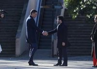 Aragonès y Sánchez conversan al saludarse en el MNAC antes de la Cumbre Hispano-Francesa