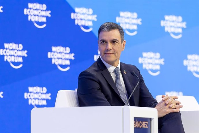 HANDOUT - 17 January 2023, Switzerland, Davos: Spanish Prime Minister Pedro Sanchez speaks during the Session: Special Address by Pedro Sanchez, Prime Minister of Spain at the World Economic Forum Annual Meeting 2023 in Davos-Klosters. Photo: Sandra Bla