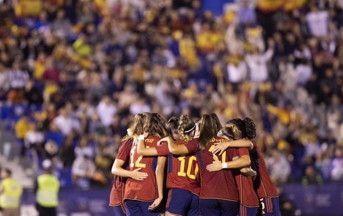 Selección española femenina de fútbol