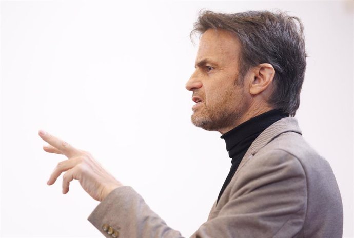 El presidente del grupo parlamentario de Unidas Podemos en el Congreso, Jaume Asens, durante una rueda de prensa, en el Congreso de los Diputados, a 17 de enero de 2023, en Madrid (España).