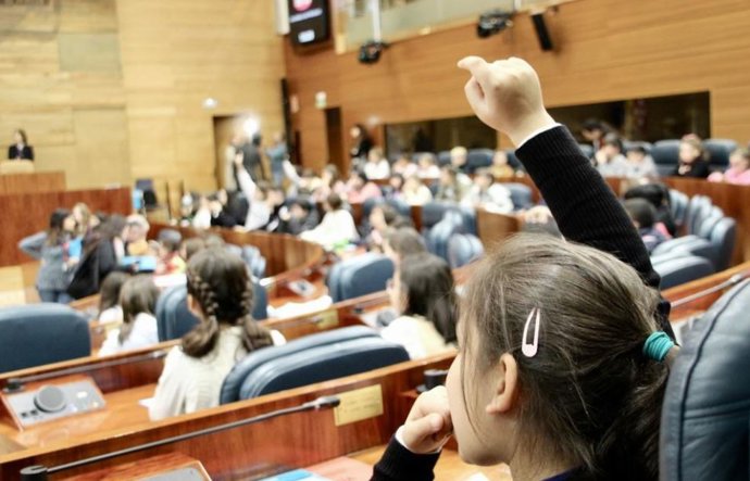 Niños participan en 'Diputados Por un Día', inciativa de Aldeas Infantiles