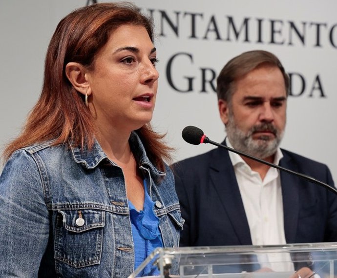 Archivo - Raquel Ruz, en imagen de archivo, en una rueda de prensa con Jacobo Calvo