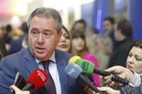 Espadas pide a Moreno "humildad para reconocer" que la sanidad andaluza es "mejorable" y atender propuestas del sector