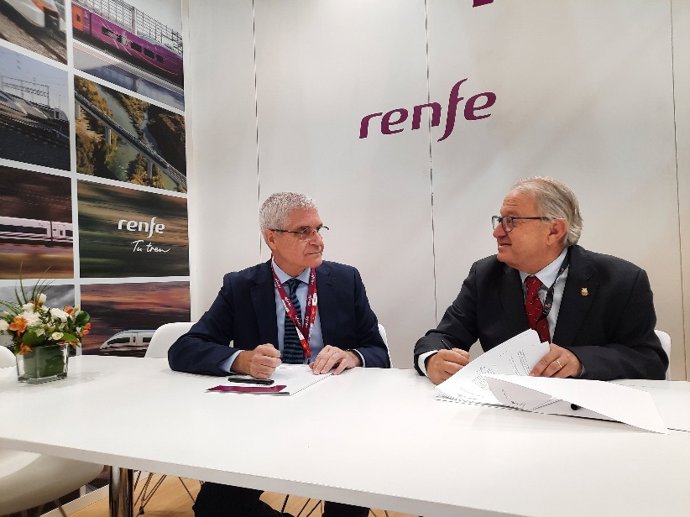 El presidente de Turisme de Lleida, Paco Cerd, y el presidente de Renfe, Isaías Táboas
