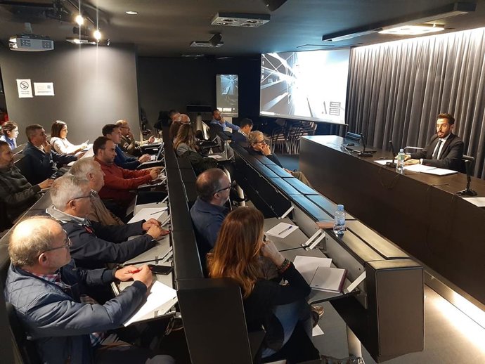 El director general de Vivienda, José Francisco Lajara, durante las jornadas informativas sobre ayudas a la rehabilitación y mejora de la eficiencia energética en viviendas y edificios.