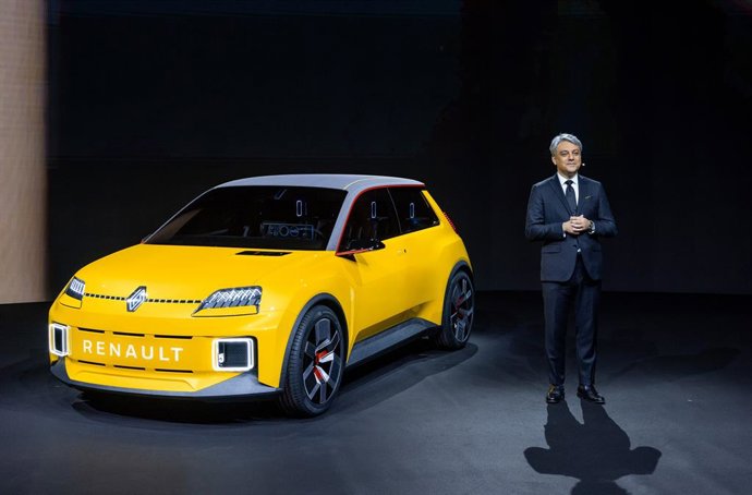 Archivo - Luca de Meo en la presentación del nuevo plan estratégico de Renault.