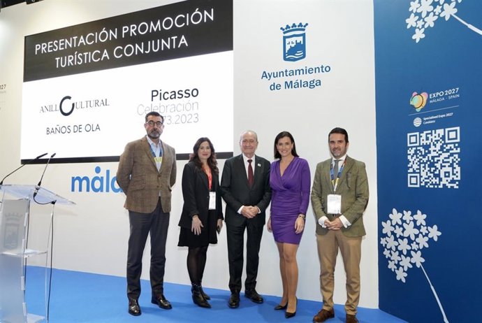 El alcalde de Málaga, Francisco de la Torre, y la alcaldesa de Santander, Gema Igual, han mantenido un encuentro en el marco de Fitur