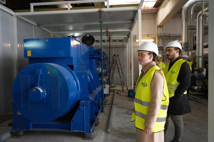 La consellera insular de Sostenibilidad y Medio Ambiente, Aurora Ribot, y el director insular de Residuos, Juan Carrasco.