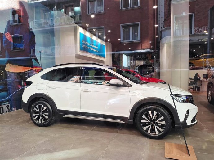 Archivo - Concesionario de coches 