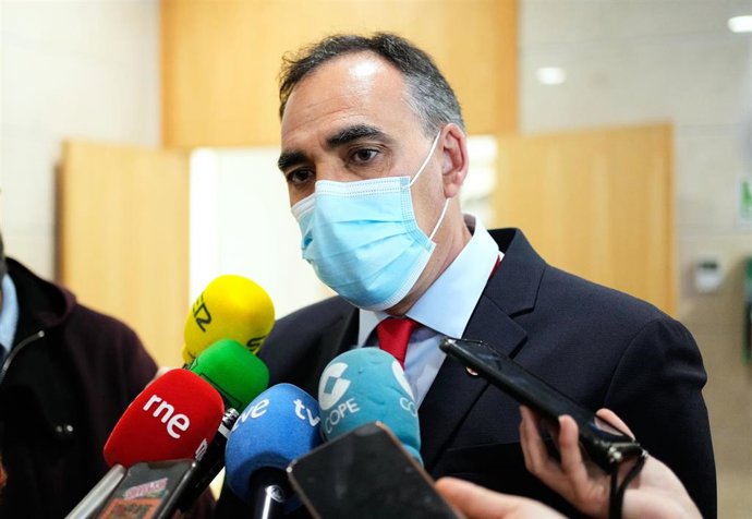 Archivo - El consejero de Sanidad, Raúl Pesquera.- Archivo