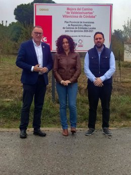 Archivo - (Desde Izda.), Díaz, González Y Olmo En El Camino 'De Valdelashuertas'.