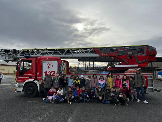 Visita de escolares al Parque de Bomberos de Logroño