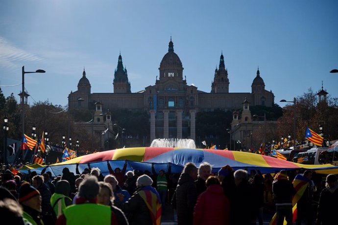 Imatge de la manifestació contra la Cimera Hispano-Francesa a Barcelona