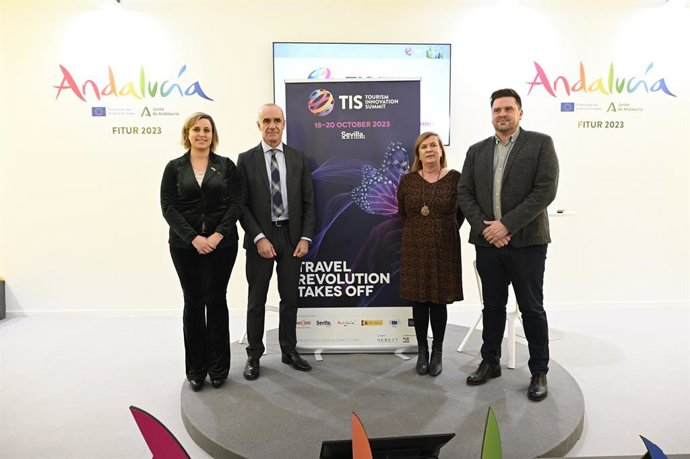 Nota De Prensa Y Fotografía. Fitur. Tis