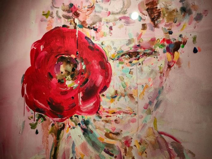 Una de las obras de Long Beini expuestas en la Torre de los Anaya de Salamanca.