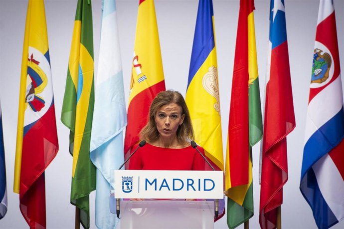 Archivo - La concejala delegada de Turismo y secretaria general de la UCCI, Almudena Maíllo, interviene durante un acto conmemorativo