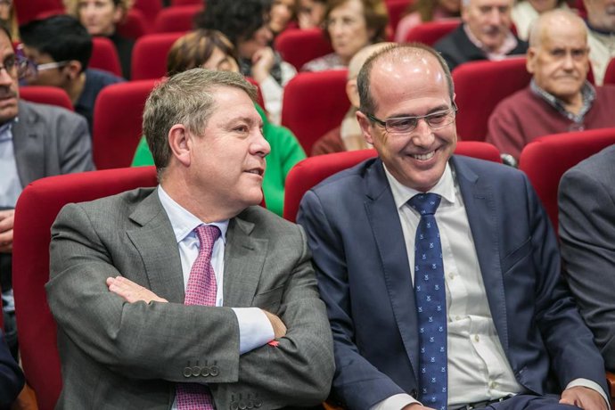 El presidente de Castilla-La Mancha, Emiliano García-Page, y el alcalde de Guadalajara, Alberto Rojo