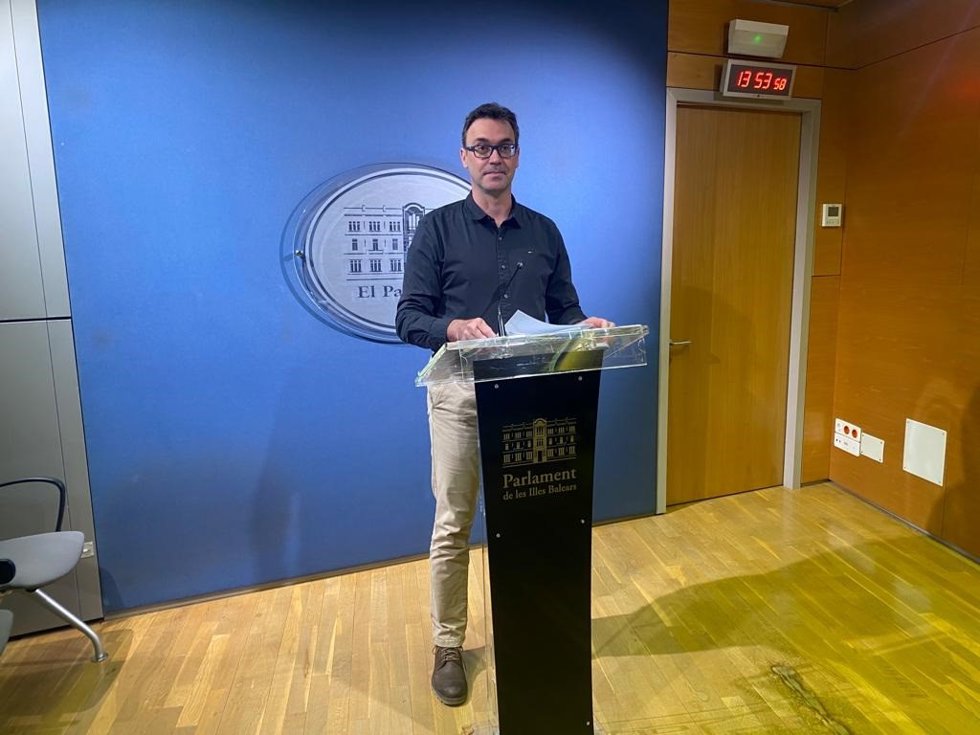 El portavoz parlamentario del PP, Toni Costa, tras la Junta de Portavoces.