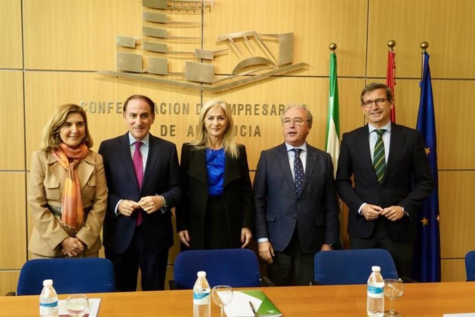 La Junta potencia la alianza con las empresas para generalizar la FP Dual en toda Andalucía