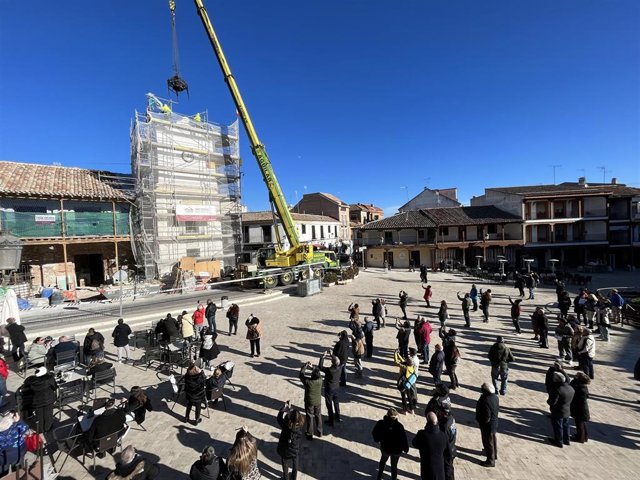 La histórica campana del antiguo Ayuntamiento de Ciempozuelos ha regresado a su lugar original