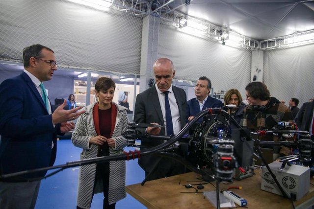 El alcalde de Sevilla, Antonio Muñoz, en el Parque Aerópolis, en La Rinconada.