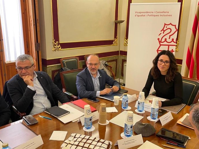 Reunió del conseller catal Carles Campuzano i la valenciana Aitana Mas
