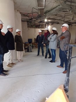 La delegada del Gobierno andaluz en Málaga, Patricia Navarro, en la visita de los trabajos de construcción del nuevo centro de salud del municipio malagueño de Cómpeta