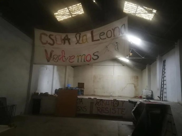 Archivo - Nave municipal ocupada en Miraflores