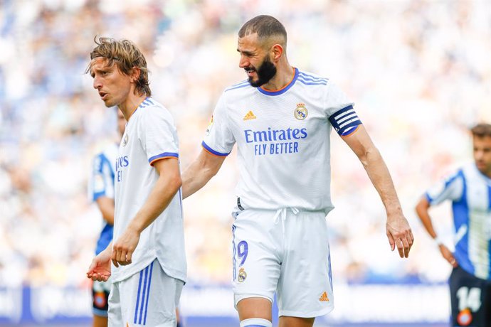 Archivo - 09 Karim Benzema and 10 Luka Modric of Real Madrid in action during the spanish league, La Liga Santander, football match played between RCD Espanyol and Real Madrid at RCD stadium on 03 October, 2021, in Barcelona, Spain.
