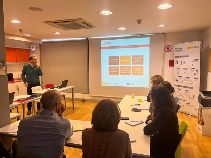 Reunión en Diputación de Badajoz sobre alumbrado