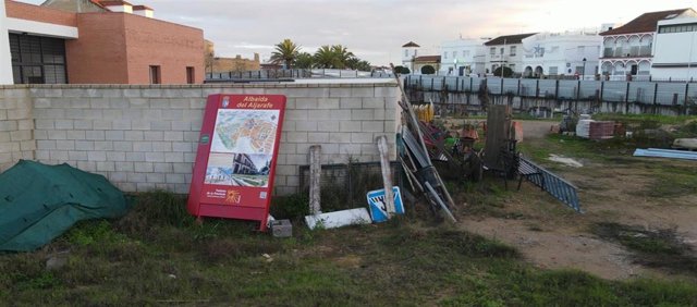 El Pp De Albaida Del Aljarafe Denuncia La Ocupación Por Parte Del Ayuntamiento Del Psoe De Una Parcela Privada Para Instalar Un Punto Limpio Ilegal