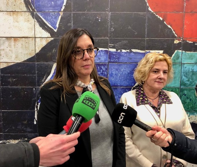 La secretaria general de Educación de la Generalitat, Patrícia Gom, y la directora general de Profesorado del Departamento de Educación, Dolors Collell, a 19 de enero de 2023 en Barcelona