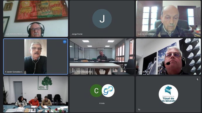 La Plataforma reúne a regantes para comunicar la situación del desdoble del túnel de San Silvestre.