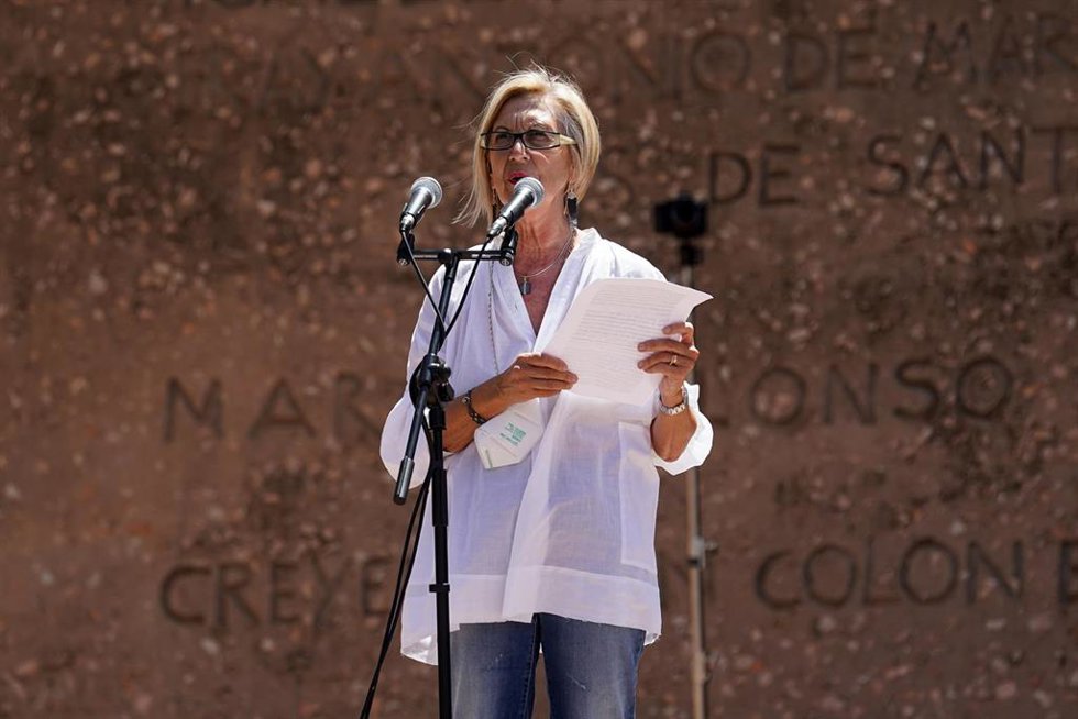 Archivo - La exdiputada y una de las impulsoras de Unión 78, Rosa Díez, interviene en una concentración contra los indultos a los presos del procés, en la Plaza de Colón, a 13 de junio de 2021, en Madrid (España).