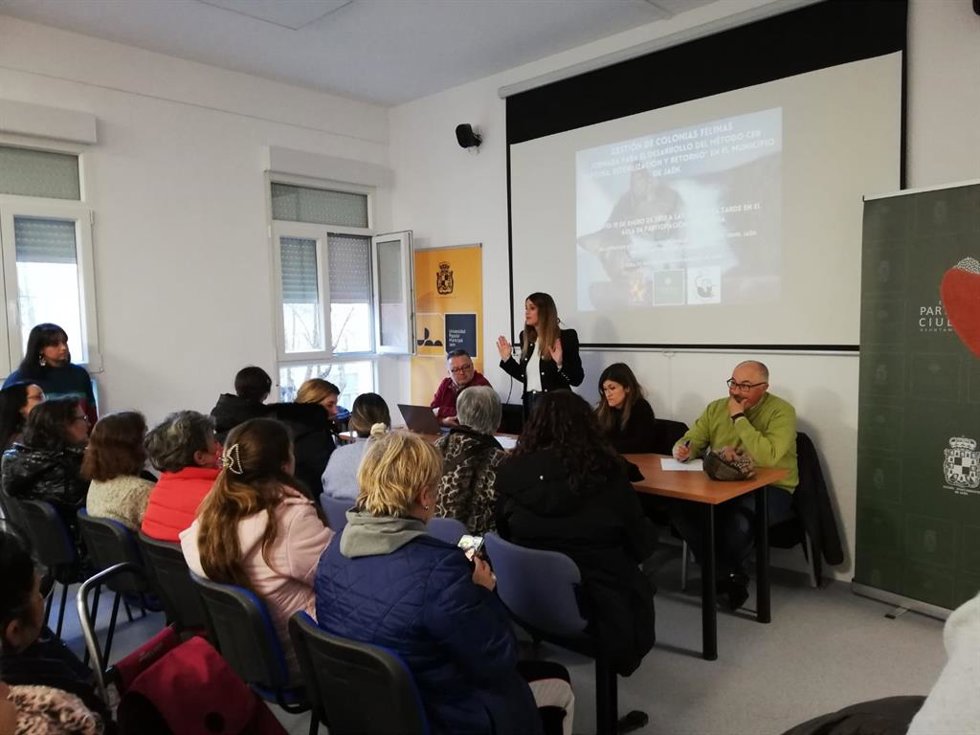 Reunión para el control de las colonias felinas en la capital jiennense