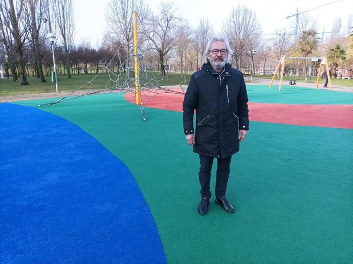 Comienza la sustitución del suelo de cinco áreas de juegos infantiles de Logroño para adecuarlos a la normativa vigente