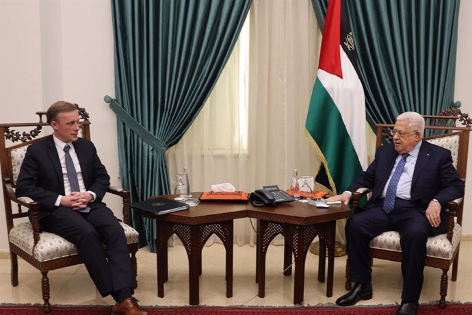 El asesor de Seguridad Nacional de EEUU, Jack Sullivan, y el presidente de la Autoridad Palestina, Mahmud Abbas