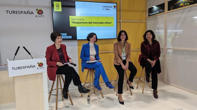 Sesión sobre la recuperación del turismo con China en el stand de Turespaña en Fitur 2023