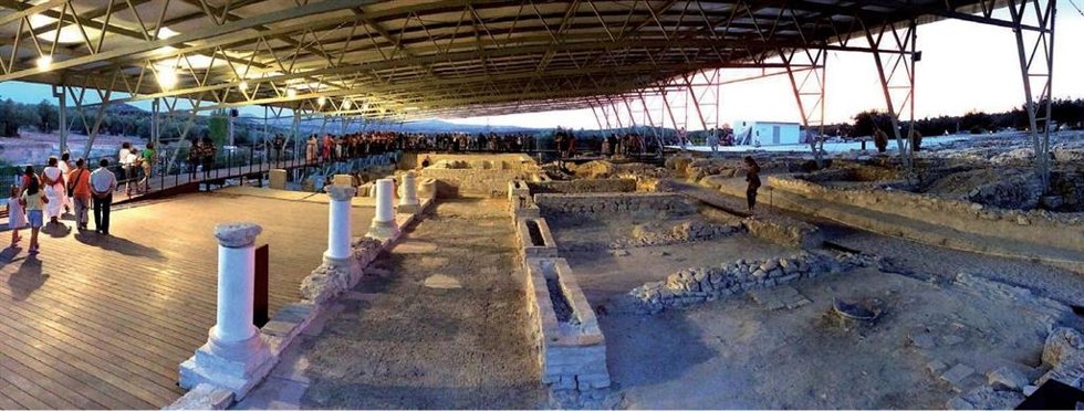 Archivo - Una visita nocturna al yacimiento romano de Fuente Alamo, en Puente Genil.