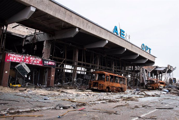 08 January 2023, Ukraine, Kherson: A general view of the ruins of Kherson airport. The airport area of the recently liberated city of Kherson was an important point for Russian forces, from which they dropped munitions and controlled the city. Photo: Xi