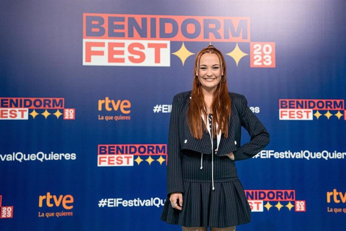 Archivo - La cantante Sofía Martín posa en el photocall de la presentación de las 18 canciones que competirán en el Benidorm Fest 2023, en Prado del Rey, a 19 de diciembre de 2022, en Madrid.