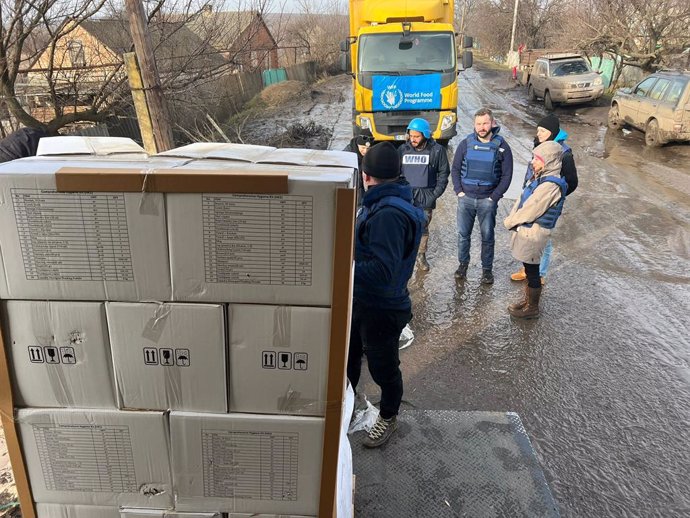 Envío de un convoy de ayuda humanitaria a zonas cercanas a Soledar