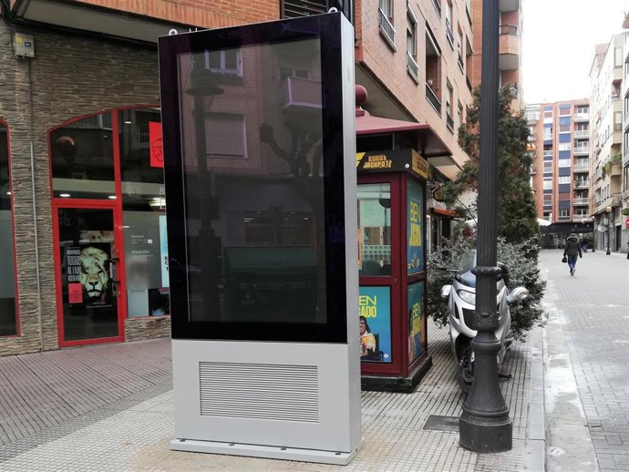 Logroño sustituye 47 cabinas y 8 quioscos por una red de cartelería digital para promocionar el comercio local