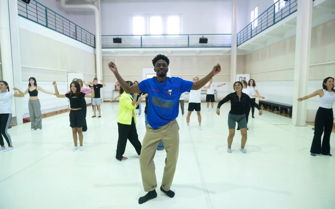 El hip hop irrumpe en Espai LaGranja con un taller del bailarín Elton Luis