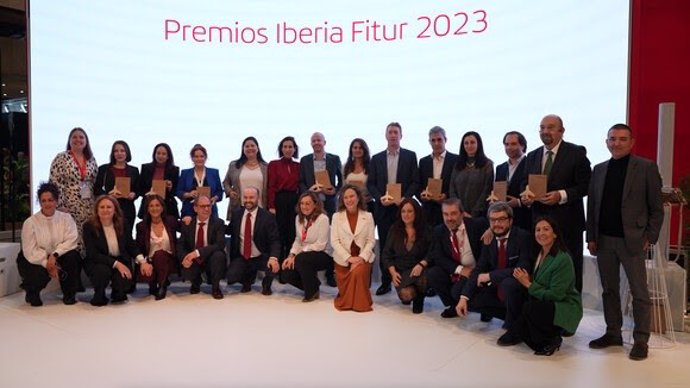 Iberia premia en Fitur a Grupo Santander, Sacyr Latam e IAG7 Viajes, entre otras, por su contribución al turismo.