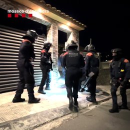 Fwd: Detingudes Dues Persones Al Baix Peneds Relacionades Amb El Cultiu Interior De Més Dun Miler De Plantes De Marihuana