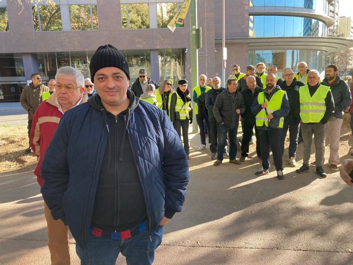 El portaveu d'Élite Taxi, Tito Álvarez, i el president del sindicat Stac, Luis Berbel