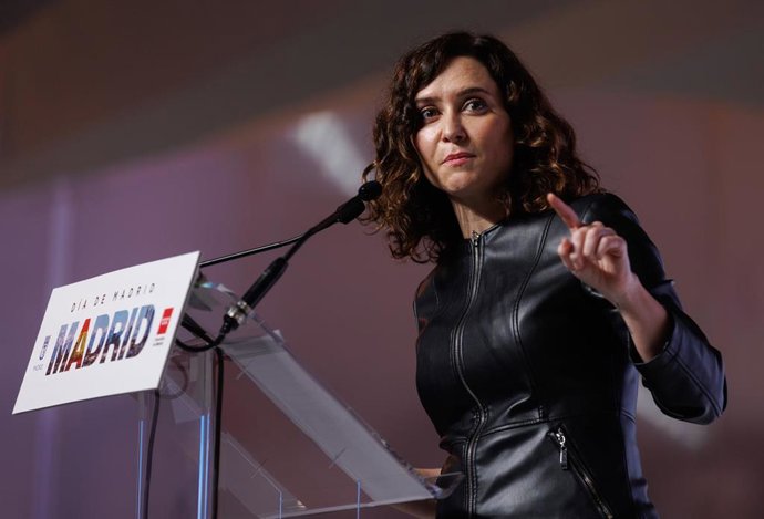 La presidenta de la Comunidad de Madrid, Isabel Díaz Ayuso, interviene en el acto de celebración del Día de Madrid de la tercera jornada de Fitur 2023.