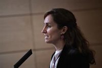 Mónica García dice que harán "lo posible" para que no se "institucionalice el acoso" a mujeres que van a abortar